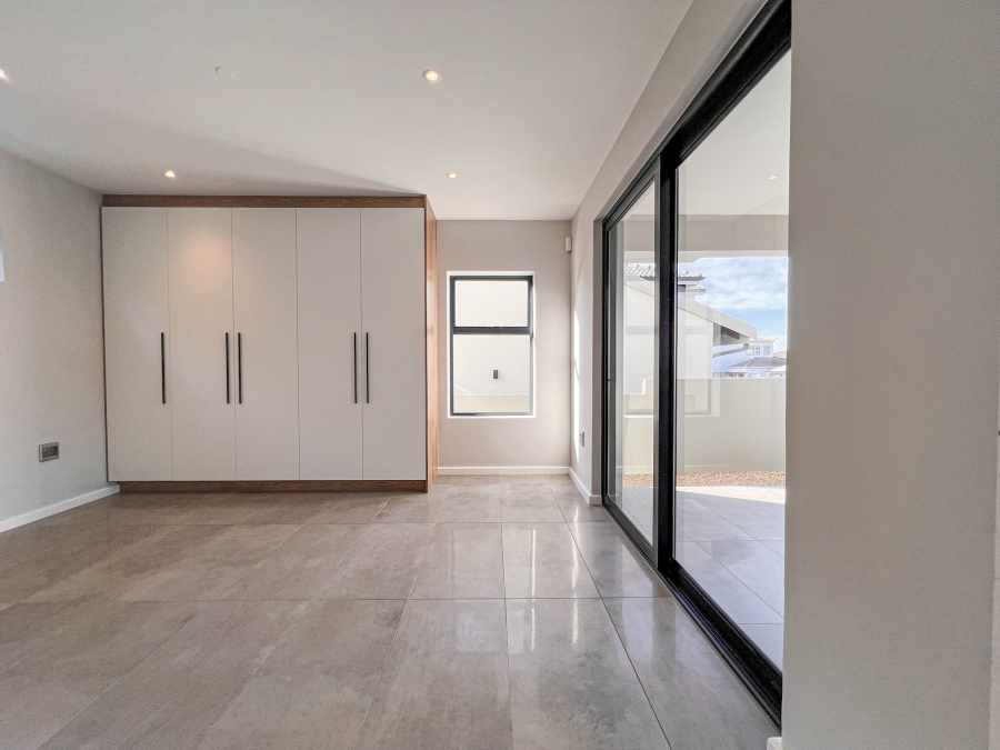3 Bedroom Property for Sale in Country Club Western Cape